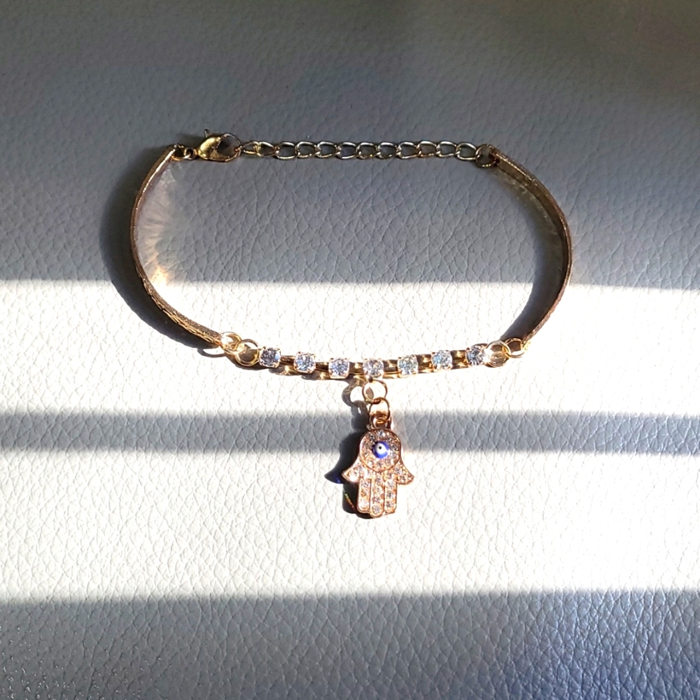 Women's Hamsa gold  bracelet 💛